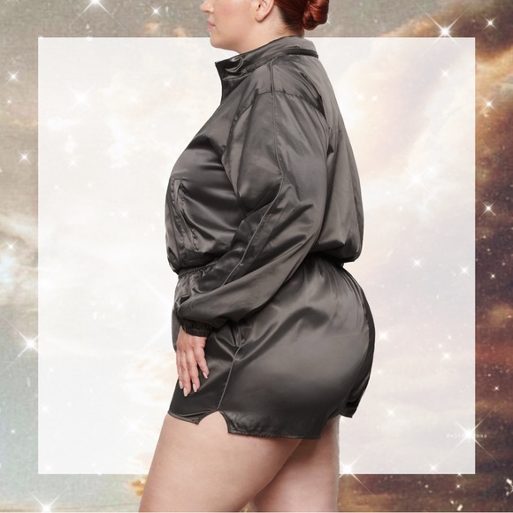 SKIMS Utility Sport Zip Up Jacket in Gunmetal size S NWT! - Picture 5 of 9